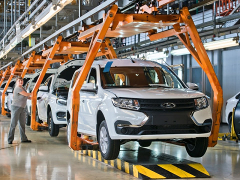 Autovaz restarts production of LADA Largus